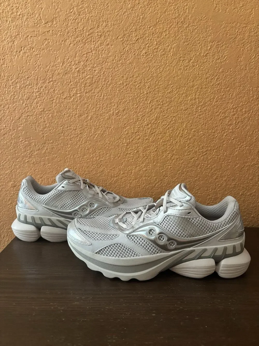 Saucony Men’s Grid NXT Moon White Cream Running Shoes Size 12 (S70797-5) New
